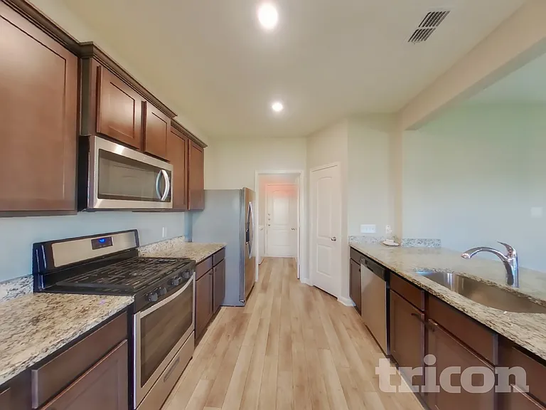 3109 Chillingham Dr — Photo 5