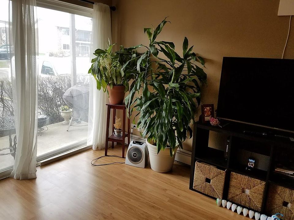 2nd image of 9S180 Lake Dr