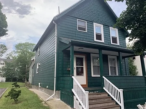 32 Harding Ave — Photo 1