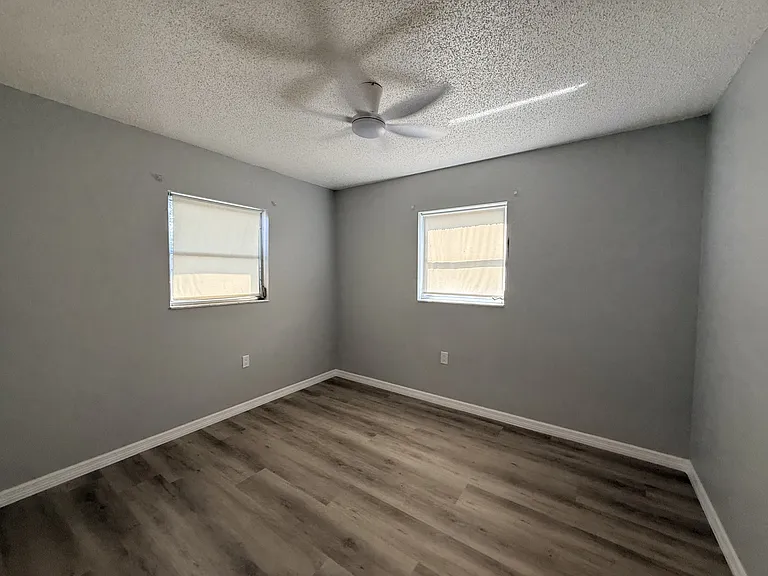 8437 Luray Dr — Photo 10