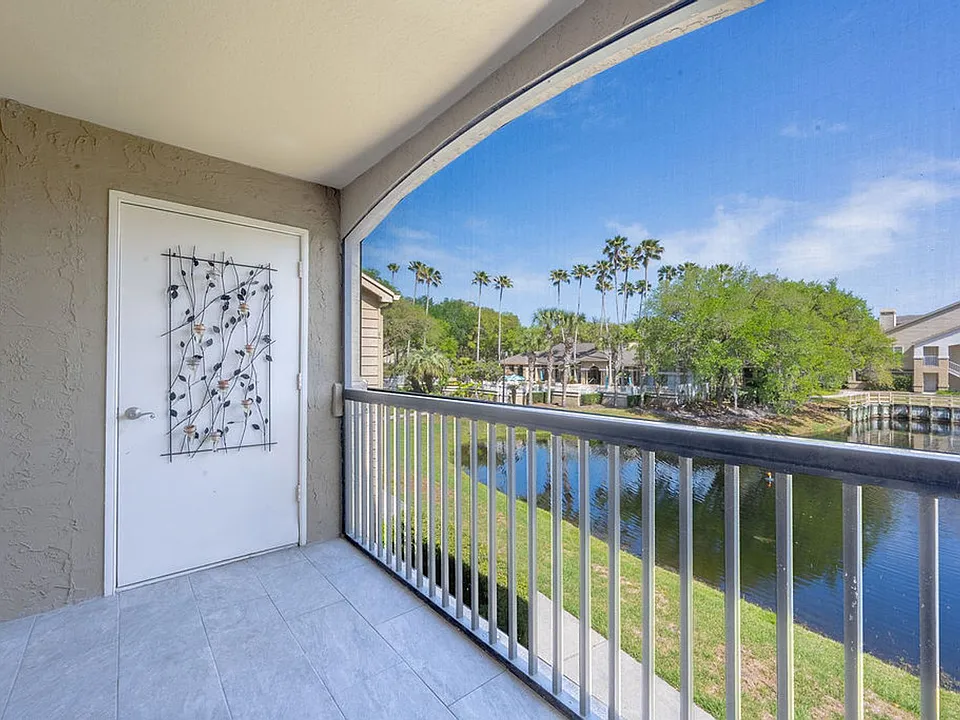 19 Arbor Club Dr #211