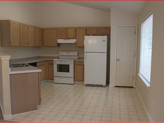 3rd image of 132 W Long Creek Ct