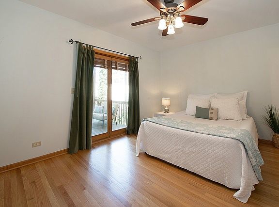 5th image of 1030 W Newport Ave #1