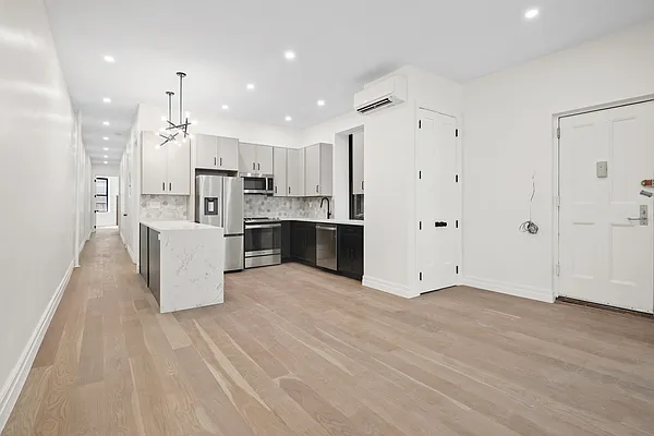 Rented by Peter R. Hungerford, LREB | media 6