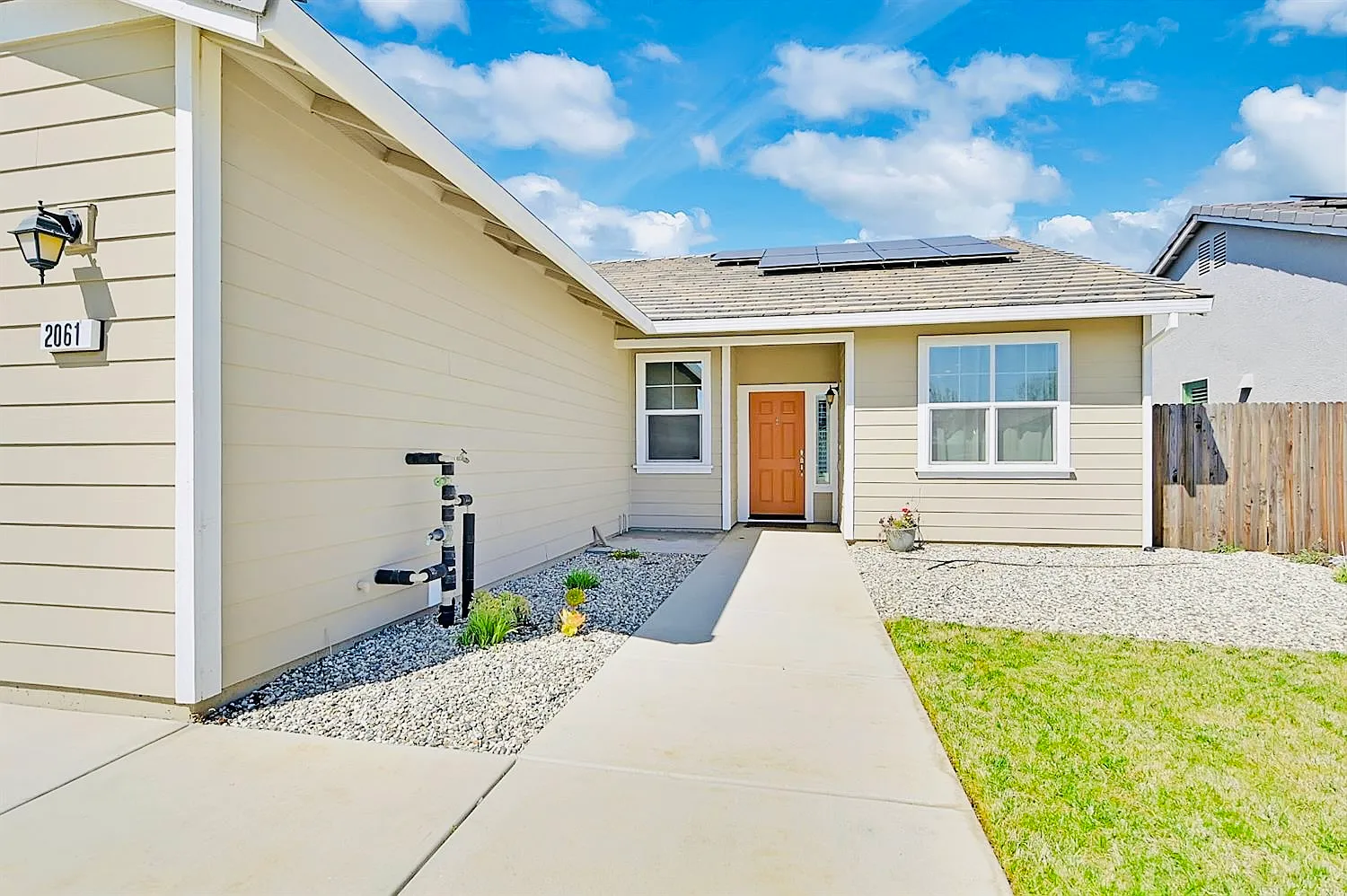 4 bed, 1867 sqft, $2,700 — Photo 3
