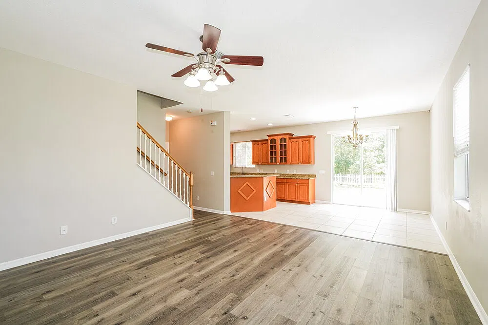 3 bed, 2.0 bath, 1871 sqft, $2,180 — Photo 4