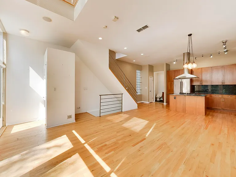 821 N Wood St #1 — Photo 7