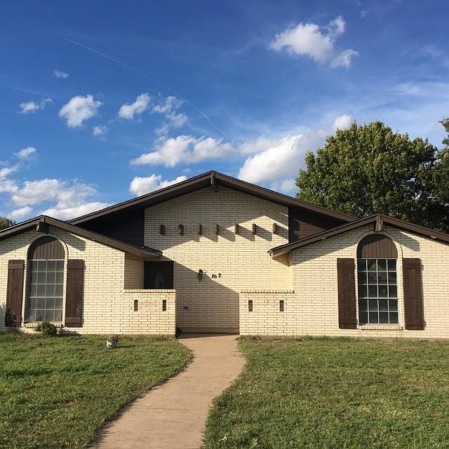 1st image of 102 Bow Creek Cir