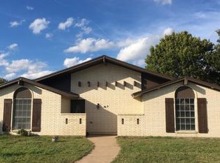 102 Bow Creek Cir, Red Oak, TX 75154