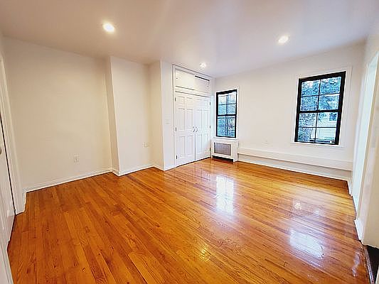 3rd image of 33 Newell St APT 2