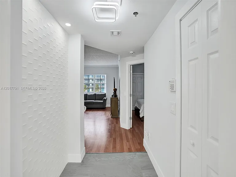 3245 NE 184th St #13305 — Photo 29