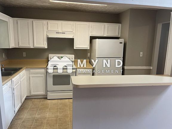 2nd image of 4387 Coopers Creek Dr SE