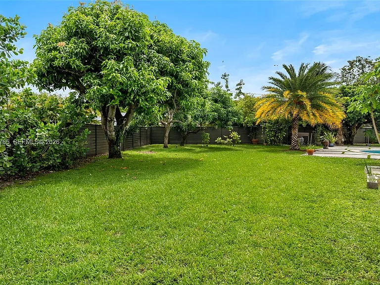 8535 SW 100th Ave — Photo 33