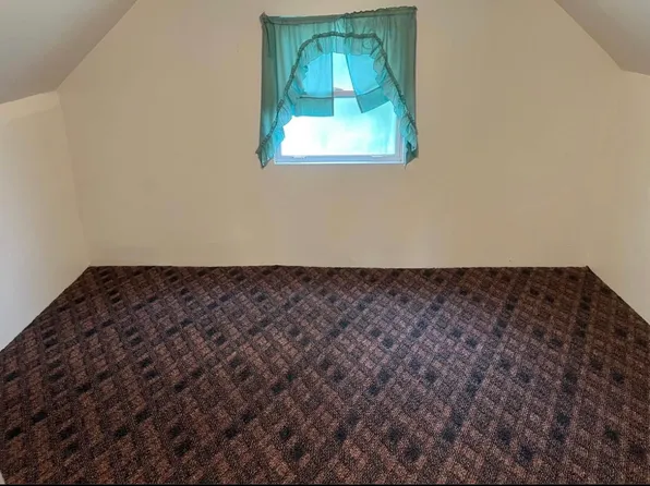 1004 34th St, Vienna, WV 26105