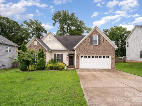 220 Ridge Dr, Harrisburg, NC 28075