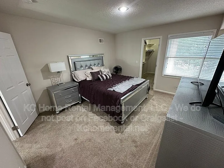 11429 W 142nd Ter — Photo 16