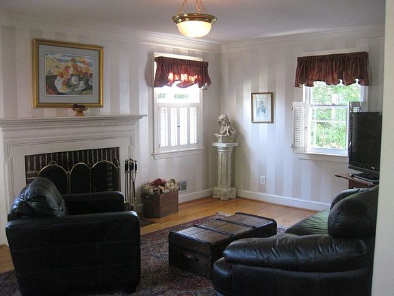 3rd image of 4506 Harling Ln
