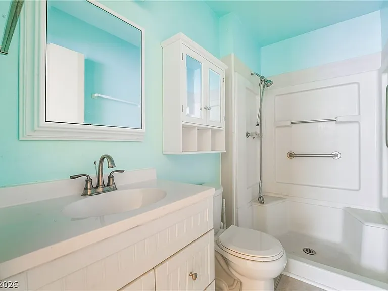 2102 E Russell Rd — Photo 24