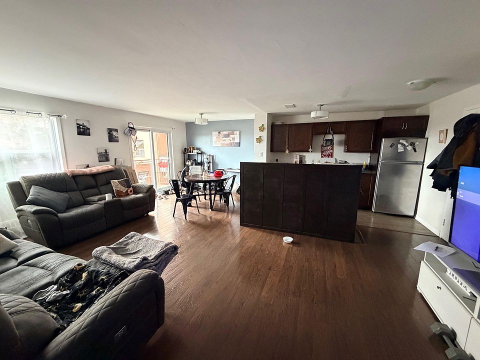 1st image of 20 Bradmon Dr #502