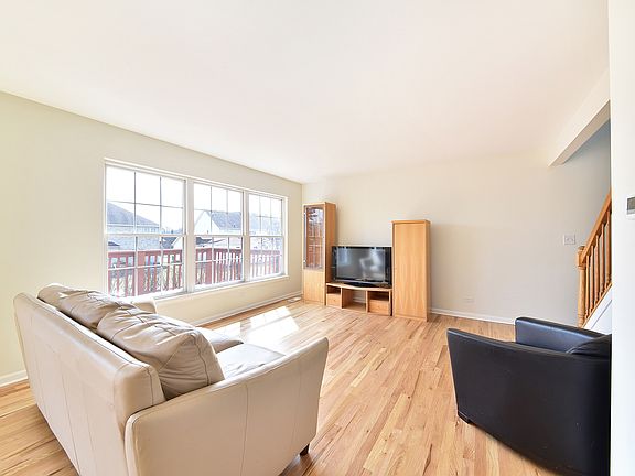 5th image of 1013 E Wilson Ave