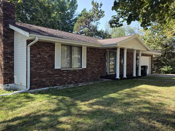 108 W Slifer St, Portage, WI 53901