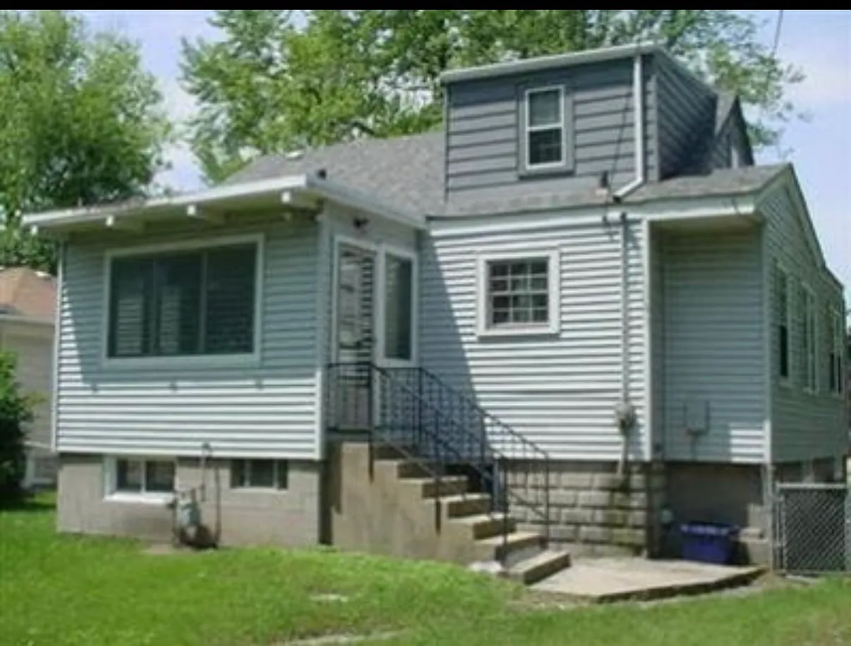 3 bed, 2.5 bath, 1896 sqft, $1,750 — Photo 2