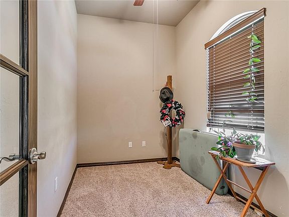 3rd image of 2313 Wheatfield Ave