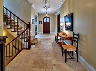 333 Ridge Ave, Clarendon Hills, IL 60514