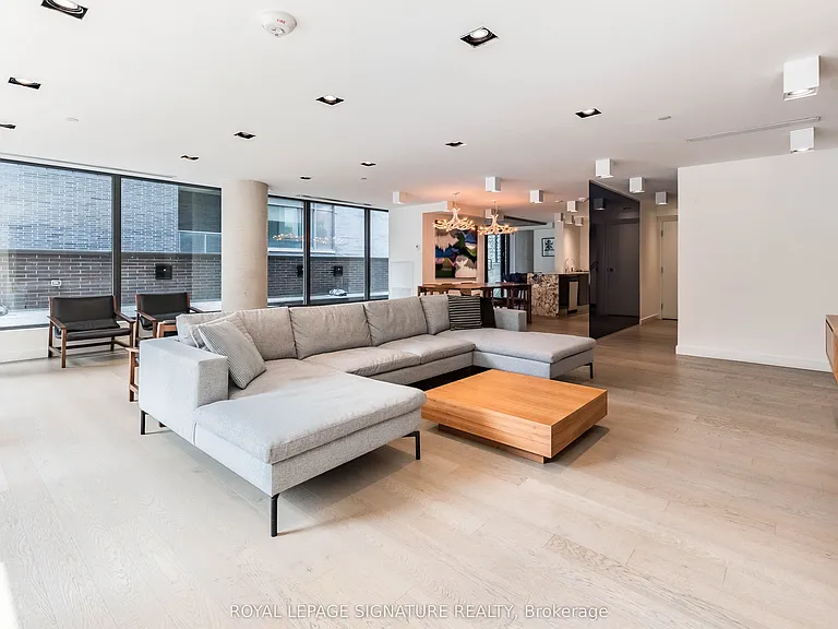 111 Bathurst St #318 — Photo 16