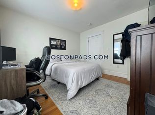 138 Nonantum St #1, Brighton, MA 02135