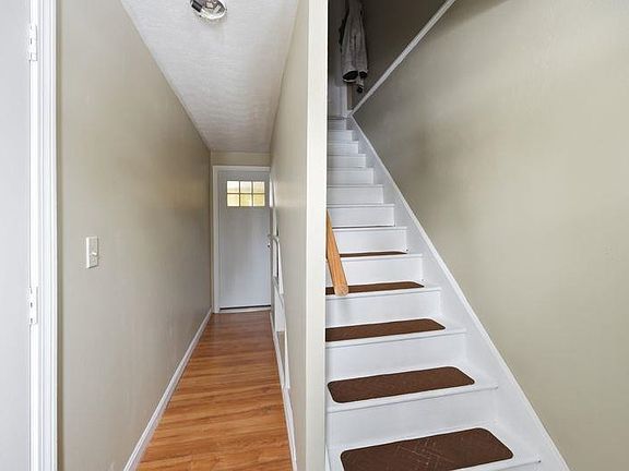 3rd image of 15 Culver Street #81