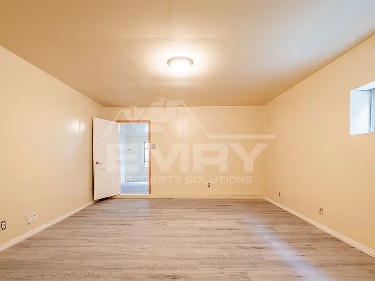 1125 S Evergreen Ave — Photo 13