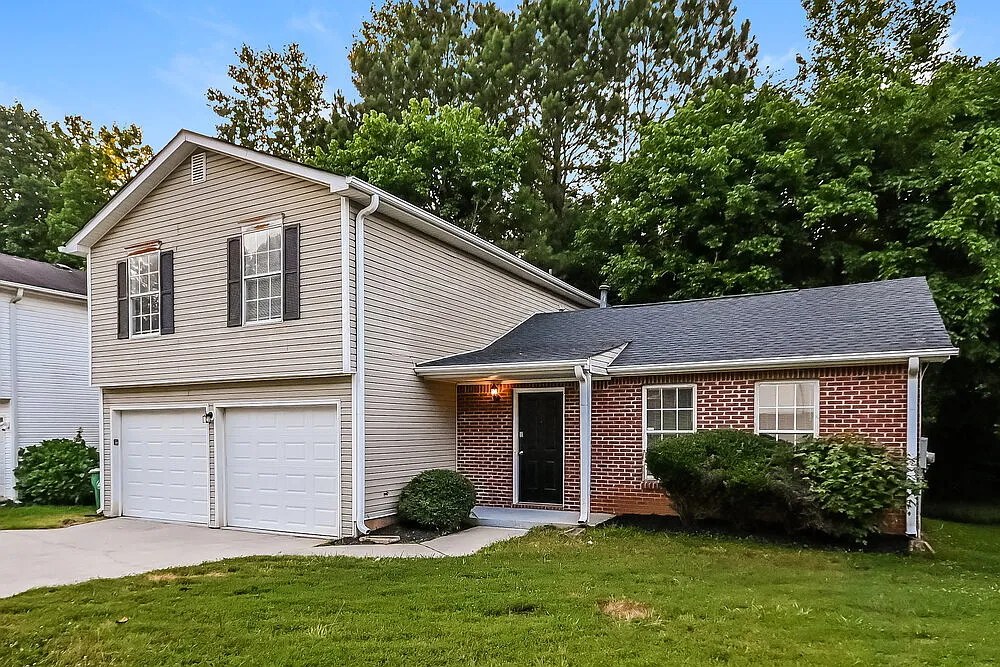 3 bed, 2.5 bath, 1713 sqft, $1,880 — Photo 4