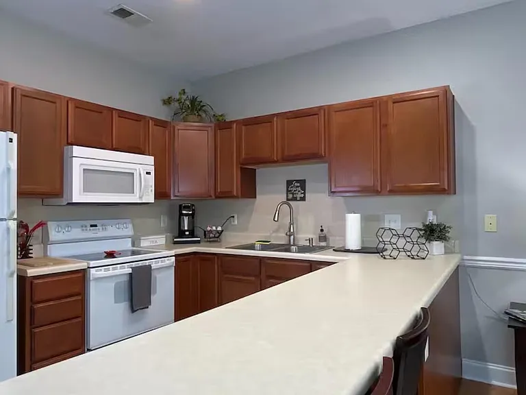 169 E Grand Ave #401 — Photo 7