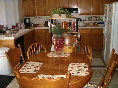 Kitchen w/Island