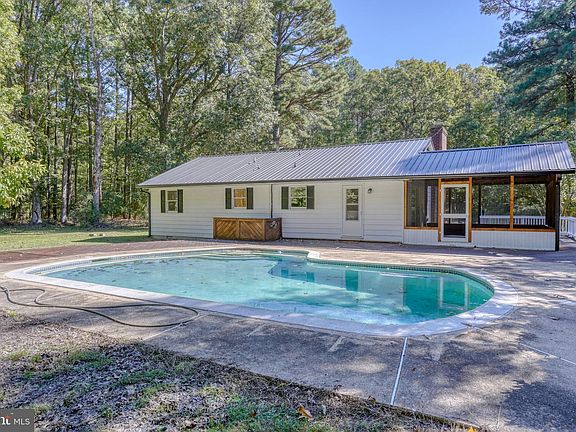 5th image of 4570 Evergreen Rd