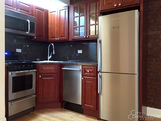 Rented by City Connections Realty | media 61