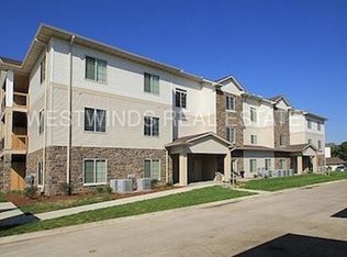 460 Cameron Way APT 301, North Liberty, IA 52317