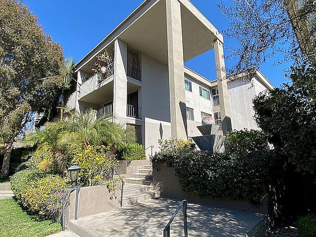 1st image of 1810 Ramona Ave APT 21