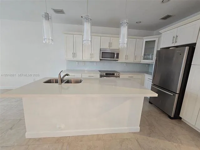 5810 NW 104th Path — Photo 6