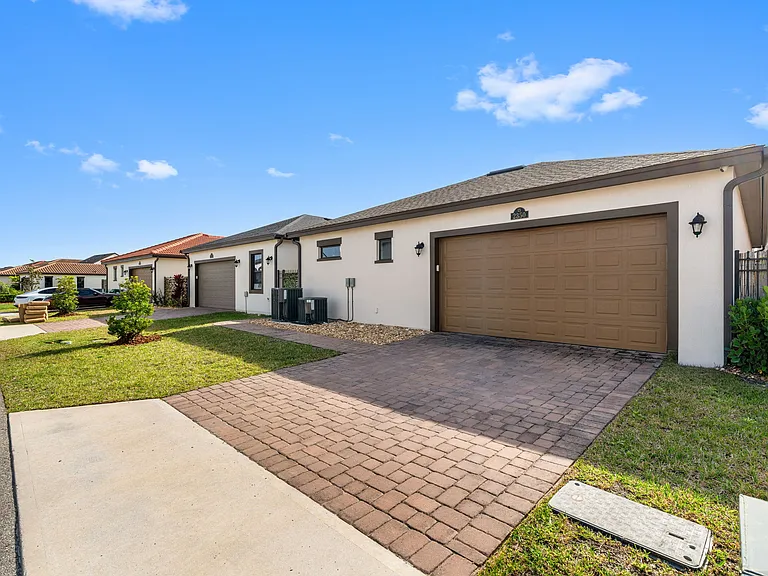 2350 Addison Dr — Photo 39