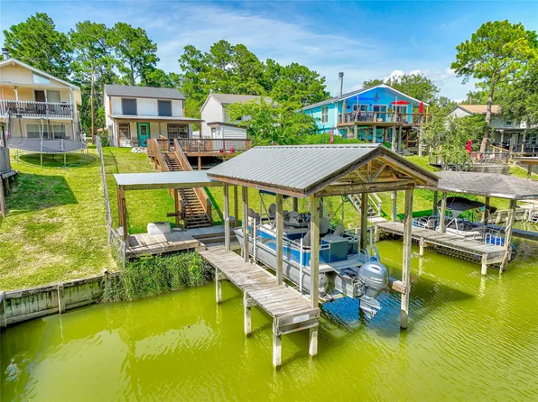 278 Shelter Cove Dr, Livingston, TX 77351