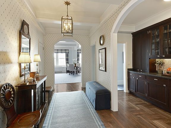 5th image of 16 W 77th St #15E
