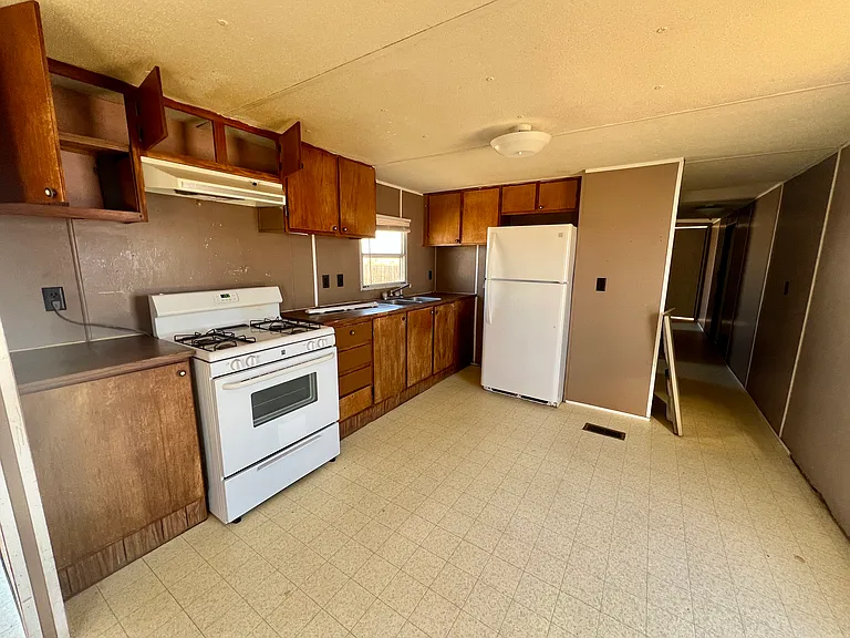 325 SW Grant St — Photo 4