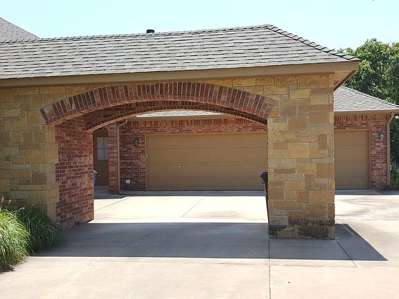 3 Car Garage