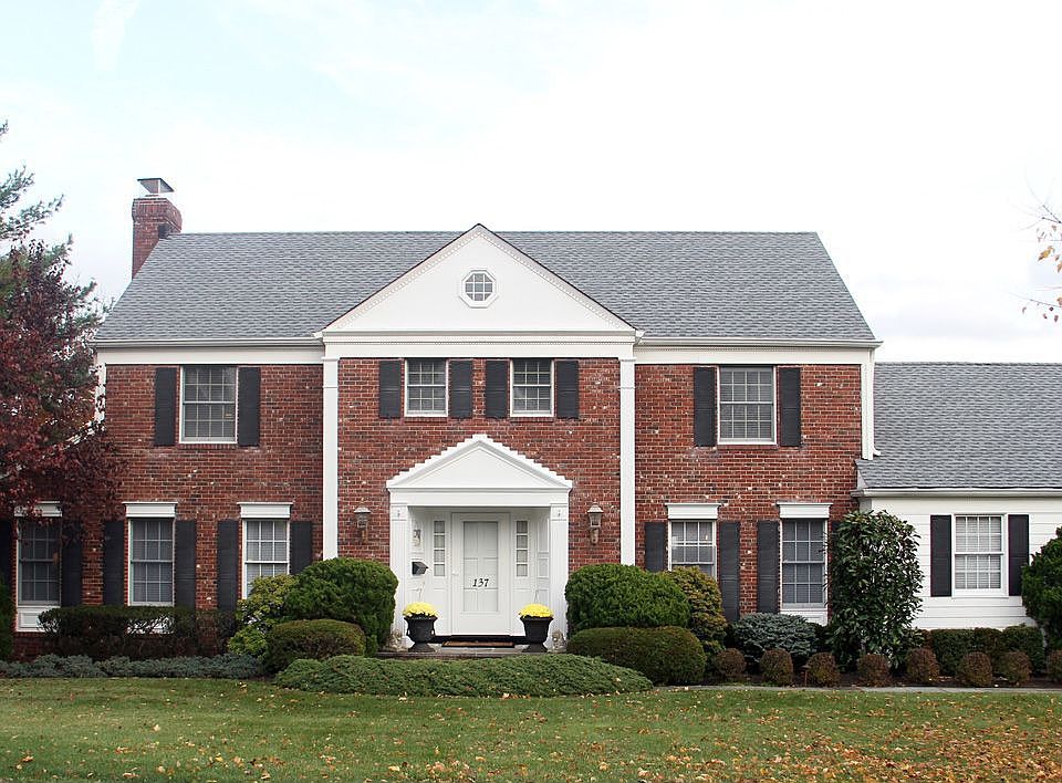 1st image of 137 Fairway Ave