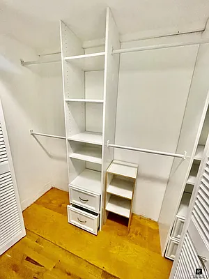 Rented by R New York | media 44