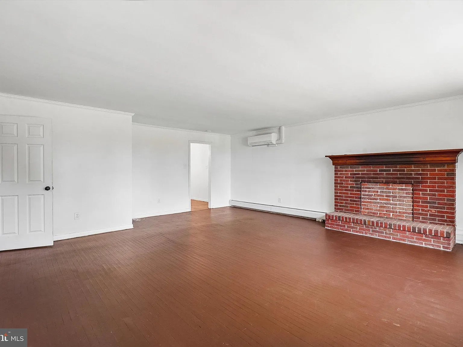 3 bed, 2.0 bath, 2066 sqft, $2,790 — Photo 3