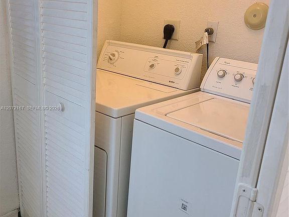 5th image of 3071 Riverside Dr #11