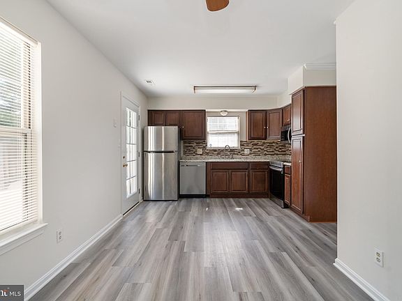 4th image of 5159 Dominion Dr